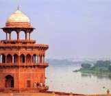 Red Tower of Taj Mahal Complex in Agra - Lumle holidays