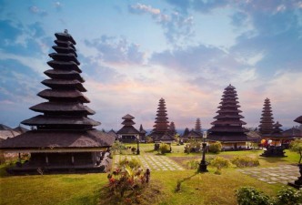Bali & Gili Highlights: Beaches, Culture, Nature & Islands