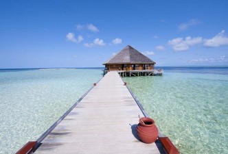 India & Maldives Escape: Culture, Beaches, History & Relaxation