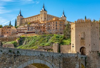 Ultimate Spanish Experience: Flamenco, Castles, Beaches, Wine, Culture & History