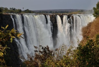 Botswana & Victoria Falls: Delta Wilderness to the Smoke That Thunders