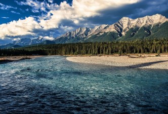 Canadian Rockies & Pacific Explorer: Mountains, Lakes, Glaciers, Coastlines & Forests