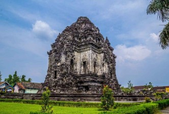 Indonesian Discovery: From Java Temples to Bali Beaches & Komodo Islands