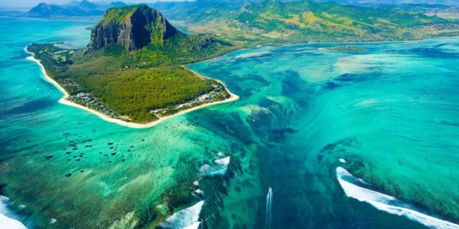 Mauritian Wonders: Beaches, Culture, Nature & Luxury