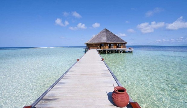 India & Maldives Escape: Culture, Beaches, History & Relaxation