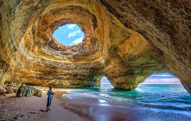 Cave in Portugal - Lumle holidays