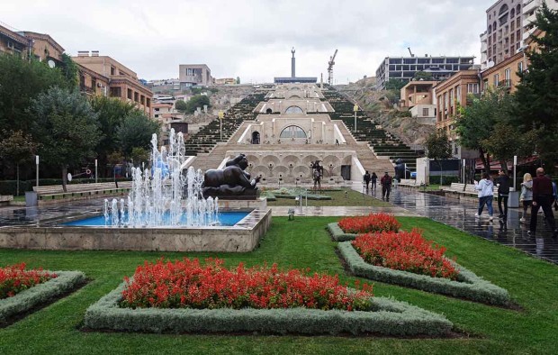 Square at Cascade complex in Yerevan - Lumle holidays