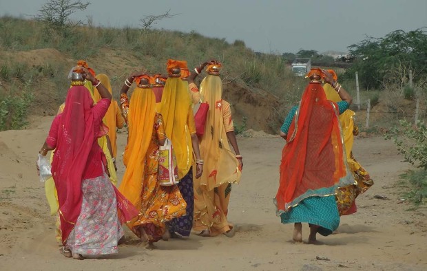 Traditional women in Rajasthan - Lumle holidays
