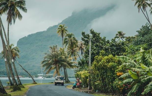 french-polynesia-road