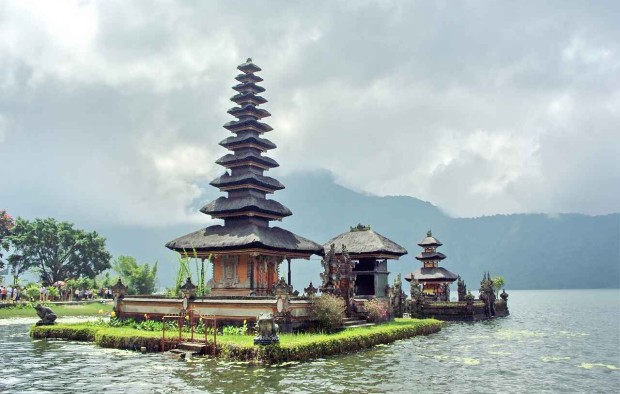 indonesia-BEDUGUL BRATAN LAKE