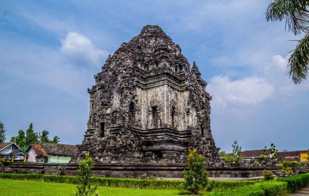temple-kalasan-candi-yogyakarta-indonesia