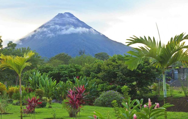 Arenal Volcano in wispy clouds - Lumle holidays